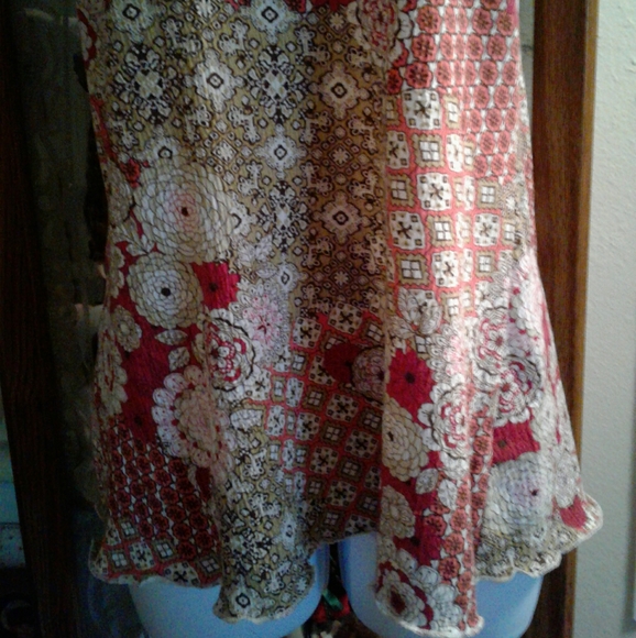 Floral,HalterStyle,Bohemian,Smock Top with Built In Bra & Lace & Bead Detail🦋🦋 - Picture 5 of 7